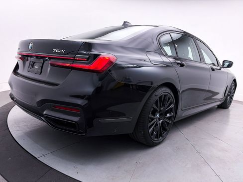 Used 2022 BMW 750i xDrive w/ Luxury Rear Seating Package image 19