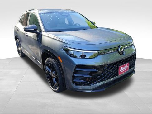 New 2026 Volkswagen Tiguan SE R-Line AWD/4WD image 7