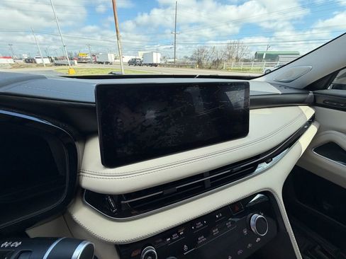 Used 2024 INFINITI QX60 Sensory w/ Vision Package image 12