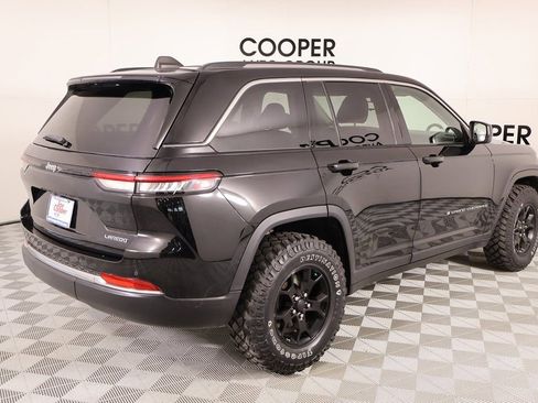Used 2023 Jeep Grand Cherokee Laredo X image 20