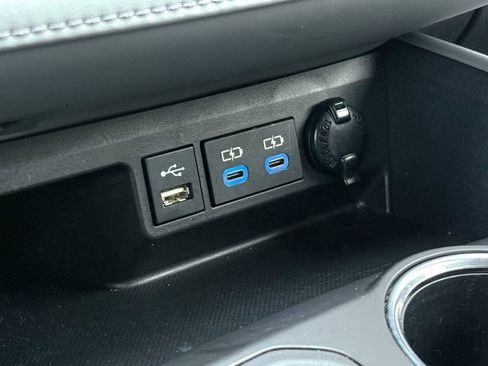 Used 2022 Toyota Highlander LE image 20