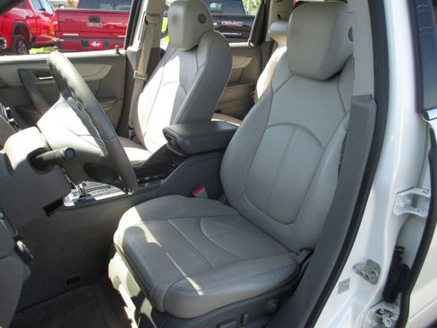 Used 2015 Chevrolet Traverse LT FWD image 20
