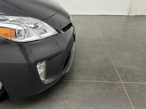 Used 2015 Toyota Prius Four image 2