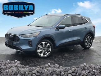 Used 2025 Ford Escape Platinum video 1