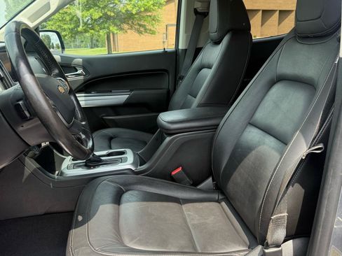 Used 2021 Chevrolet Colorado LT w/ Redline Special Edition AWD/4WD image 14