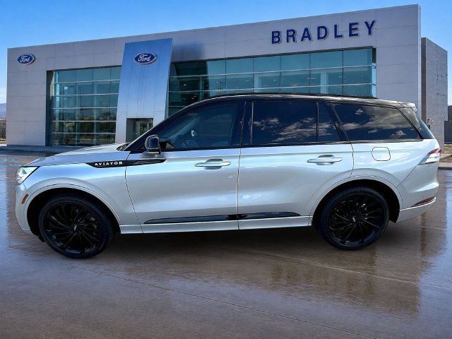 Used 2023 Lincoln Aviator Black Label AWD/4WD image 4