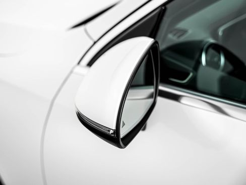 Certified 2024 Mercedes-Benz GLC 300 image 25