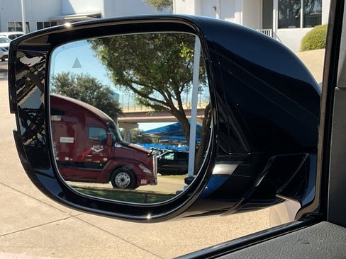 New 2026 Nissan Armada SL image 10