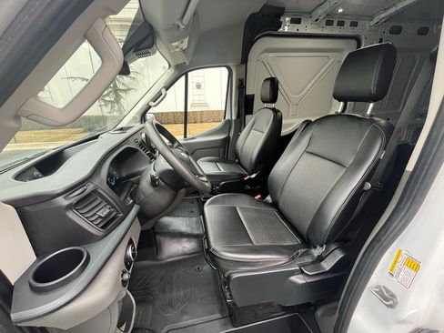 Used 2023 Ford Transit 250 Medium Roof AWD image 17