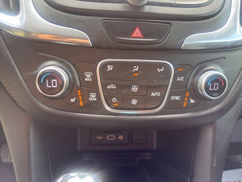 Used 2020 Chevrolet Equinox Premier AWD/4WD image 21