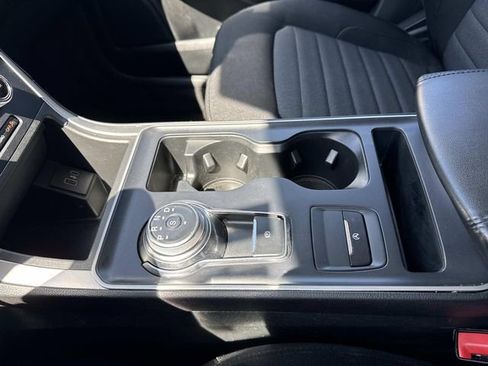 Used 2024 Ford Edge SE w/ Black Appearance Package image 19