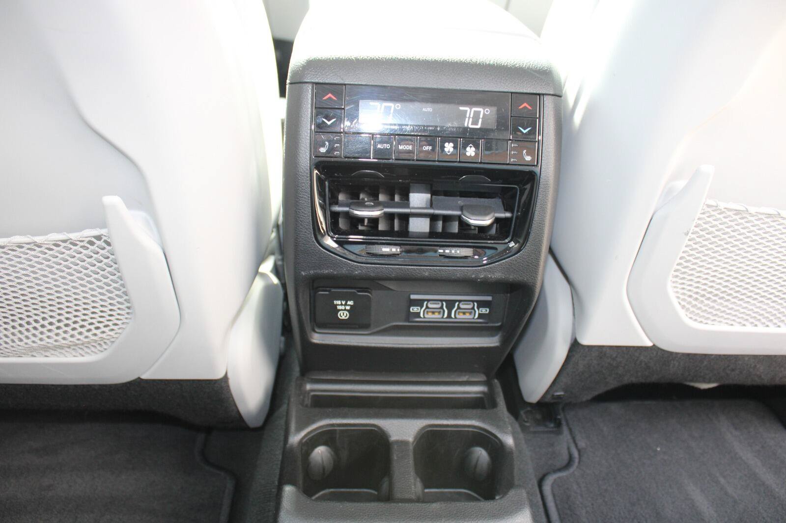 Certified 2022 Jeep Grand Cherokee L Overland w/ Advanced Protech Group III AWD/4WD image 27