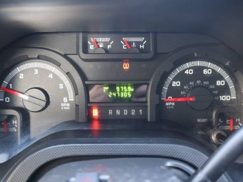 Used 2014 Ford E-250 and Econoline 250 w/ Power Group RWD image 31