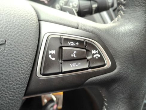 Used 2017 Ford Escape SE w/ SE Sport Appearance Package image 34