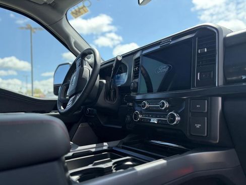 New 2026 Ford F350 4x4 Crew Cab DRW Super Duty image 33