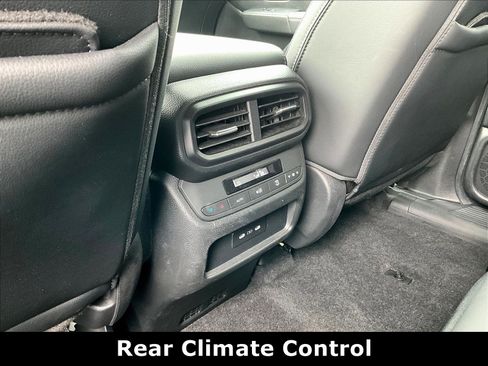 Used 2025 Honda Pilot EX-L image 10