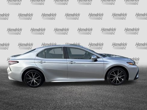 Used 2024 Toyota Camry SE w/ Convenience Package FWD image 11