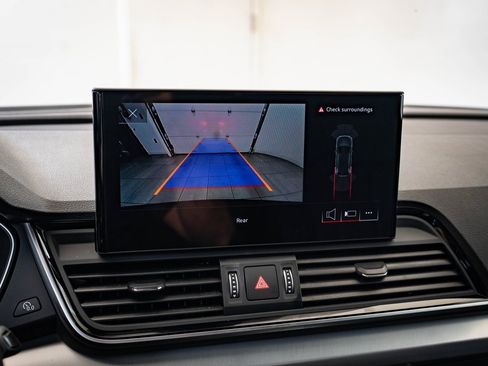 Certified 2025 Audi Q5 2.0T Premium w/ Convenience Plus Package image 35