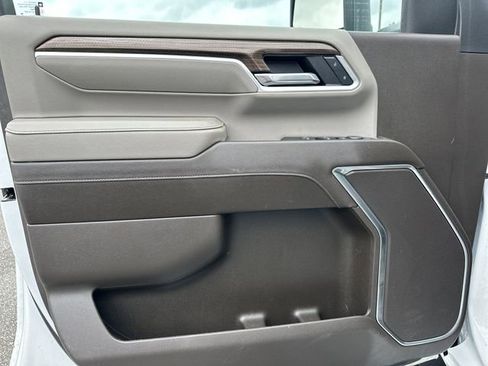 Used 2025 Chevrolet Silverado 2500 LT w/ Convenience Package image 10