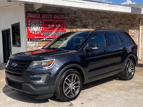 Used 2017 Ford Explorer Sport w/ Equipment Group 401A AWD/4WD image 2