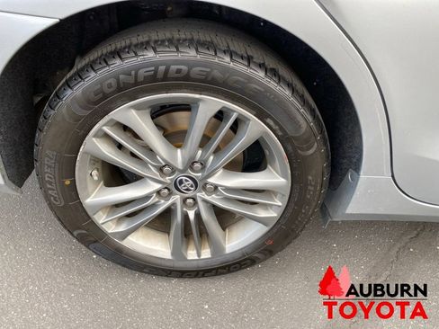 Used 2015 Toyota Camry SE FWD image 9