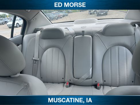 Used 2011 Buick Lucerne CXL w/ Driver Confidence Package FWD image 4