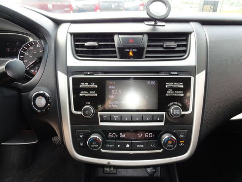 Used 2017 Nissan Altima 2.5 SV FWD image 12