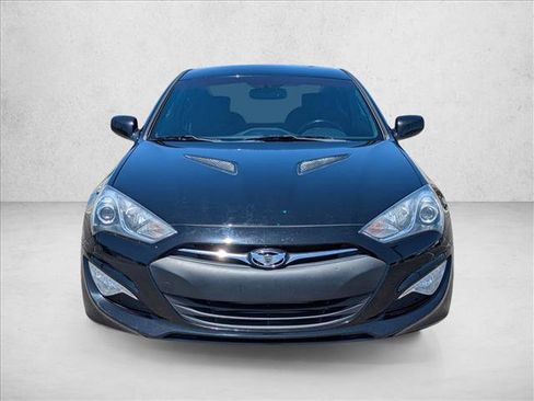 Used 2014 Hyundai Genesis 2.0T RWD image 2