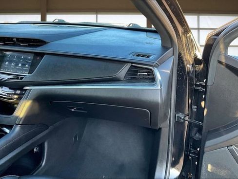 Used 2023 Cadillac XT5 Premium Luxury image 17