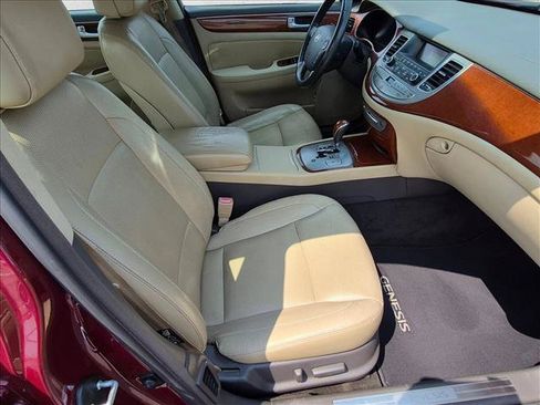 Used 2013 Hyundai Genesis 3.8 RWD image 25