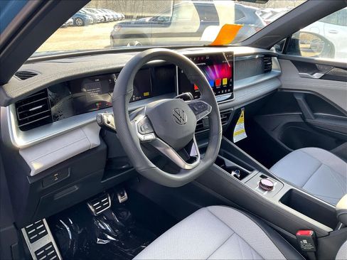 New 2026 Volkswagen Tiguan SE R-Line image 9