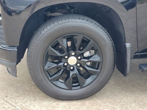 Used 2020 Chevrolet Silverado 1500 Custom w/ Custom Value Package image 11