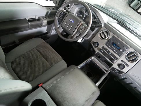 Used 2012 Ford F250 XLT w/ XLT Premium Pkg image 9
