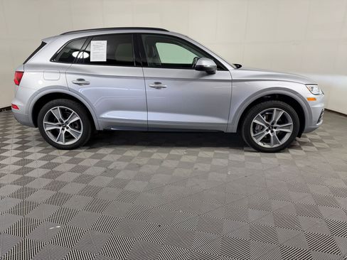 Used 2019 Audi Q5 2.0T Premium Plus w/ Premium Plus Package AWD/4WD image 8