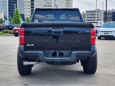 Certified 2025 Toyota Tacoma SR5 AWD/4WD image 6
