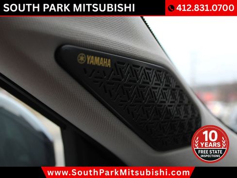 Used 2025 Mitsubishi Outlander AWD image 23