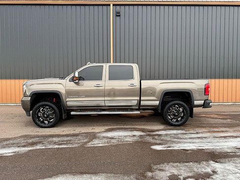 Used 2015 GMC Sierra 3500 Denali w/ Duramax Plus Package image 3