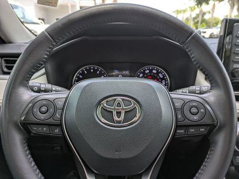 Used 2022 Toyota RAV4 XLE Premium FWD image 30