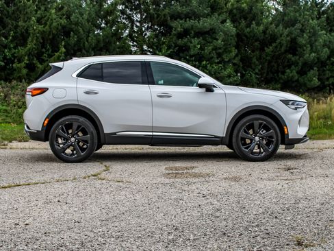 Used 2023 Buick Envision Essence FWD image 2