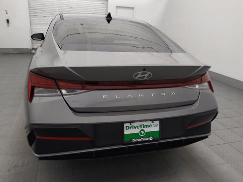 Used 2024 Hyundai Elantra SEL w/ Convenience Package FWD image 6