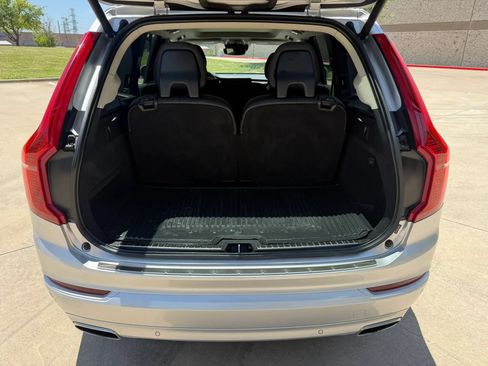 Used 2020 Volvo XC90 T5 Momentum w/ Protection Package Premier FWD image 5