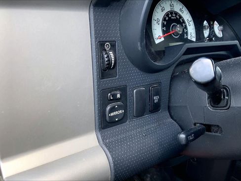 Used 2012 Toyota FJ Cruiser 4WD w/ Convenience Pkg image 32