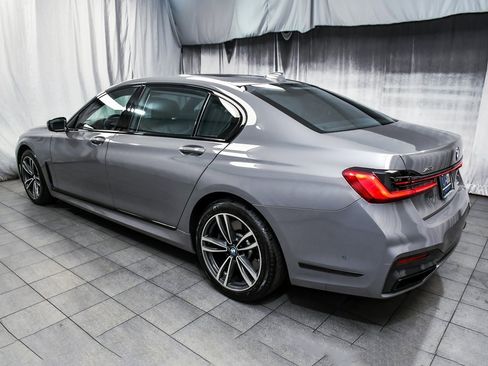 Used 2022 BMW 750i xDrive w/ Executive Package image 4