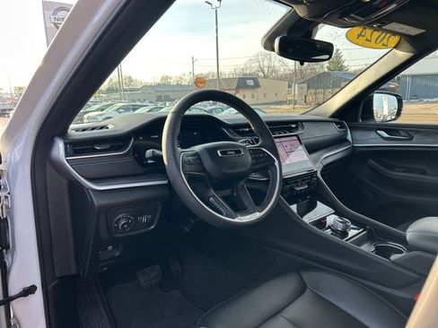 Used 2024 Jeep Grand Cherokee L Limited w/ Trailer Tow Package image 29