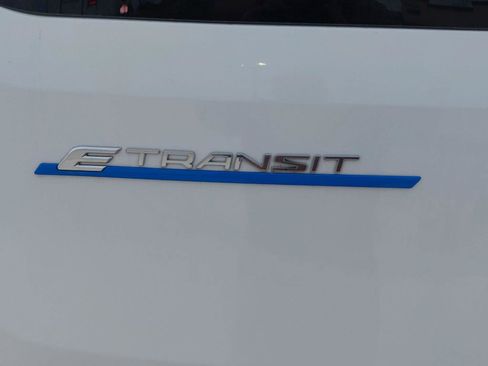 New 2023 Ford E-Transit Medium Roof image 18