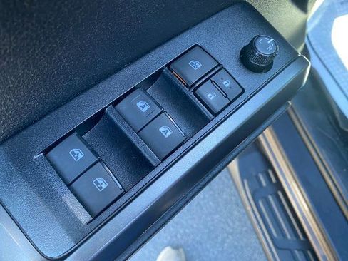 Used 2021 Toyota Tacoma TRD Off-Road image 13