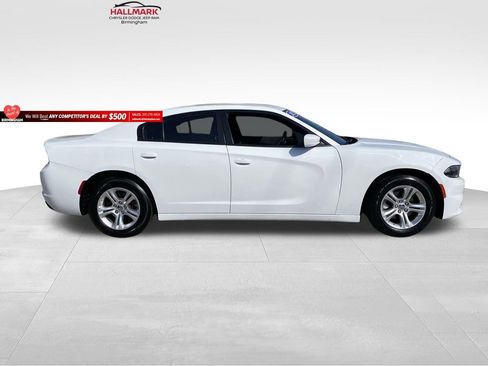 Used 2022 Dodge Charger SXT image 2