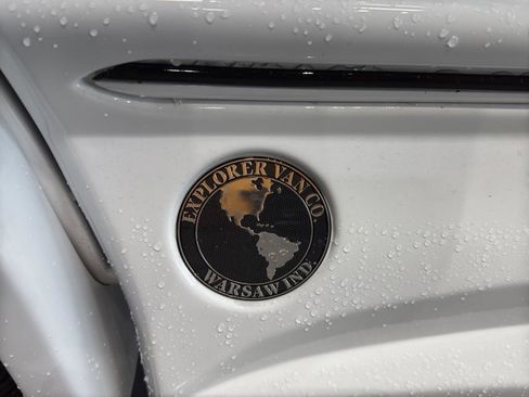 New 2025 Chevrolet Express 2500 image 10