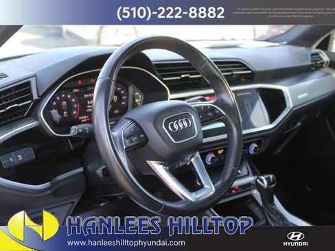 Used 2023 Audi Q3 2.0T Premium image 12