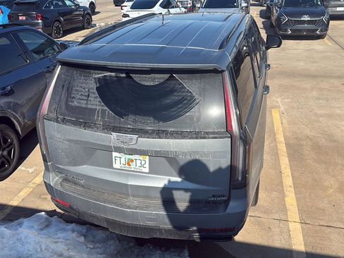 Used 2024 Cadillac Escalade Sport Platinum w/ LPO, ONYX Package image 11